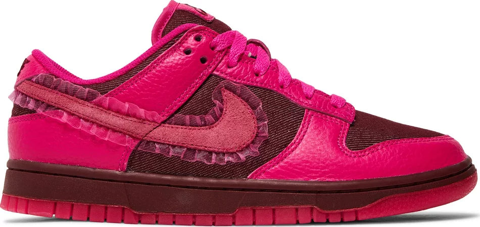 NIKE DUNK LOW 'VALENTINE'S DAY' (Women)