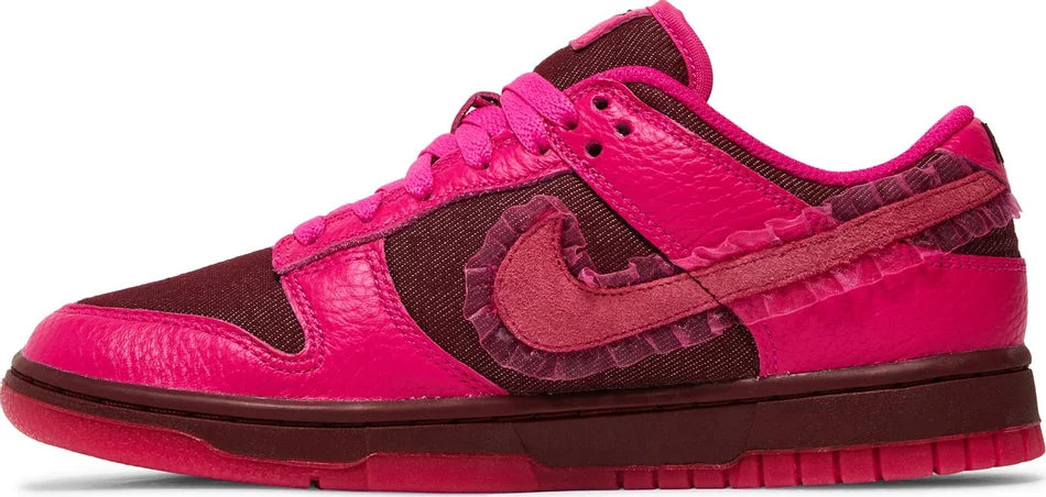 NIKE DUNK LOW 'VALENTINE'S DAY' (Women)