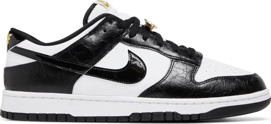 NIKE DUNK LOW SE 'WORLD CHAMP' (Men)