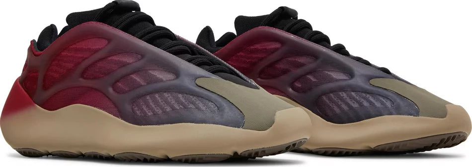 ADIDAS YEEZY 700 V3 'FADE CARBON' (Men)